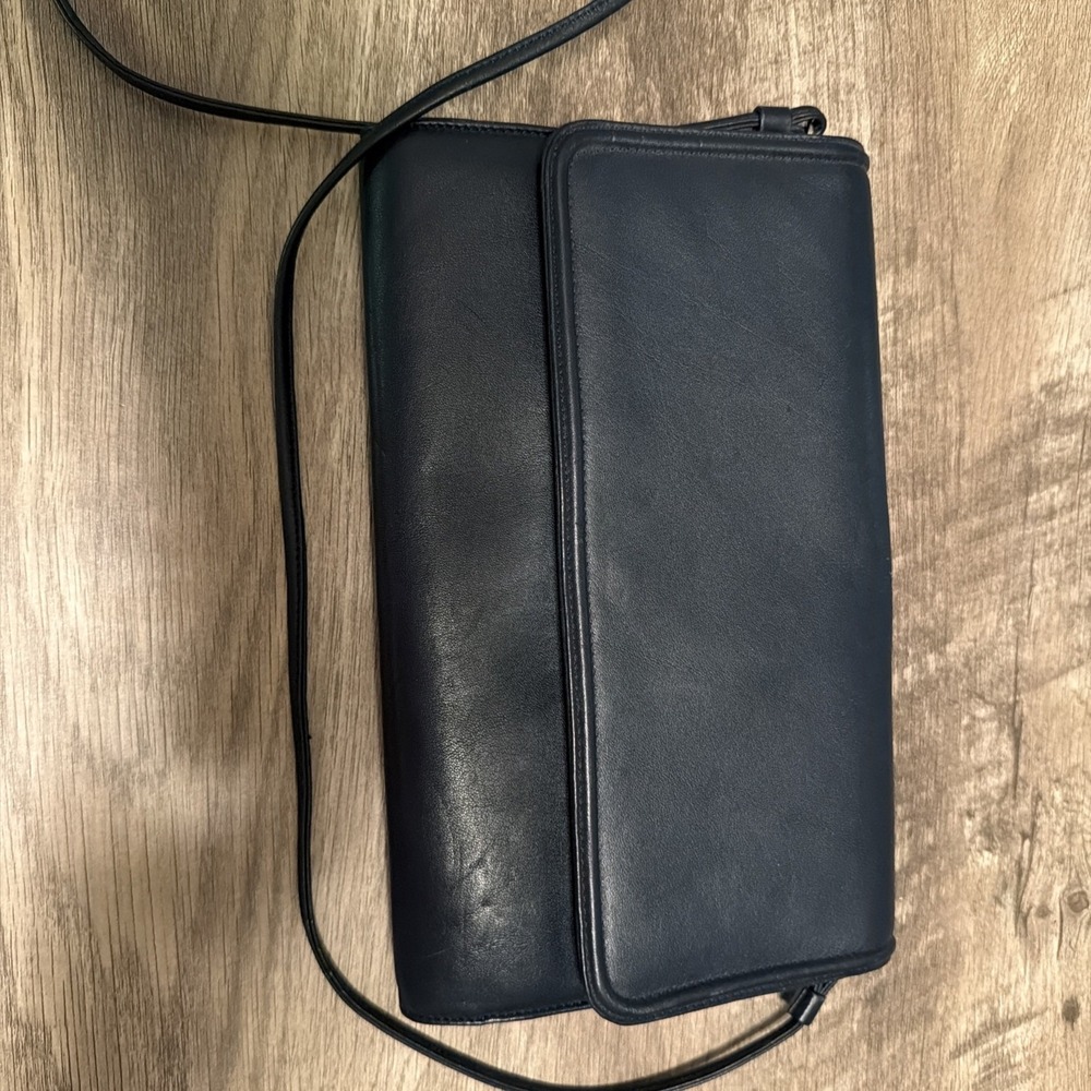 Vintage Ande Navy Blue Leather Clutch Purse Gold Chain Magnetic Snap Handbag